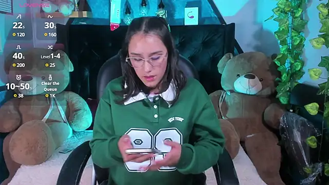 Snapshot of _Sophie__miller chatting on March 2025 07:58:02 PM Sophie miller online show from March 2025 07:58:02 PM