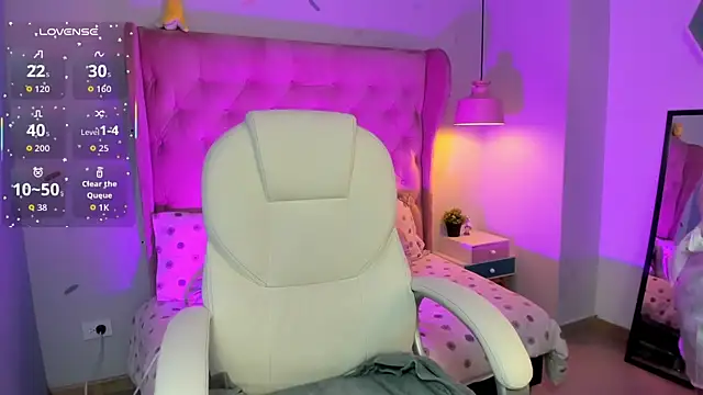 Snapshot of _Sophie__miller chatting on November 2025 07:06:01 PM Sophie miller online show from November 2025 07:06:01 PM