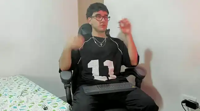 Snapshot of leo030809 chatting on December 2024 11:29:01 PM leo030809 online show from December 2024 11:29:01 PM