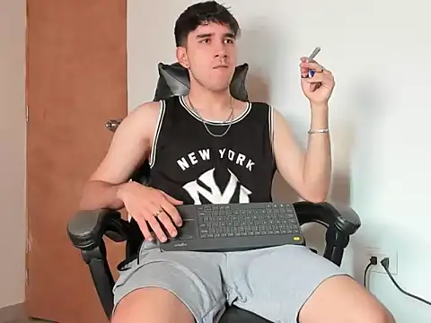 Snapshot of leo030809 chatting on February 2026 05:13:02 PM leo030809 online show from February 2026 05:13:02 PM