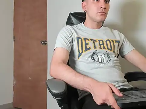 Snapshot of leo030809 chatting on February 2026 09:04:02 PM leo030809 online show from February 2026 09:04:02 PM