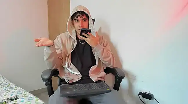 Snapshot of leo030809 chatting on March 2025 11:39:02 AM leo030809 online show from March 2025 11:39:02 AM