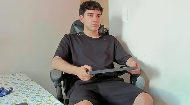 Snapshot of leo030809 chatting on December 2024 02:17:01 PM leo030809 online show from December 2024 02:17:01 PM