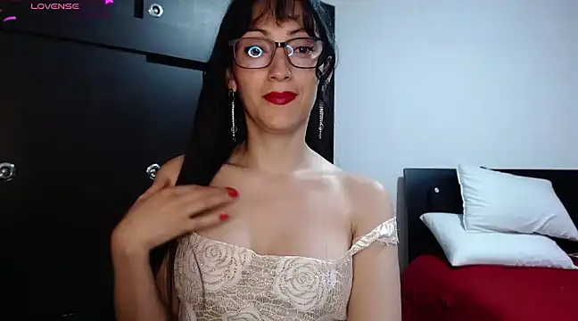 Snapshot of Alicee_moss chatting on February 2025 11:41:02 PM Alicee moss online show from February 2025 11:41:02 PM