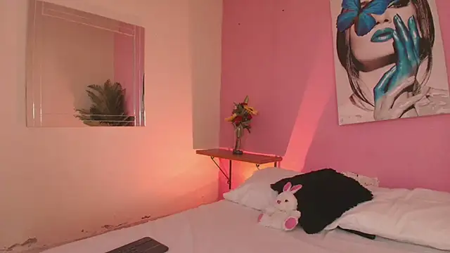 Pammela Smith online show from February 2026 08:20:01 PM