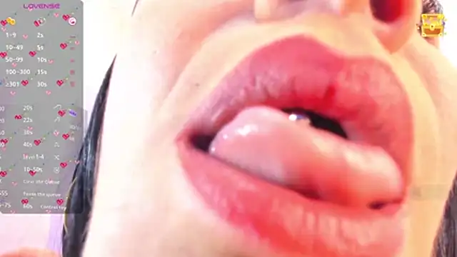 Snapshot of Michellcockxxx chatting on February 2026 10:25:01 AM Michellcockxxx online show from February 2026 10:25:01 AM