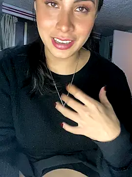 Snapshot of Effyvice13 chatting on October 2025 04:02:01 AM Effyvice13 online show from October 2025 04:02:01 AM