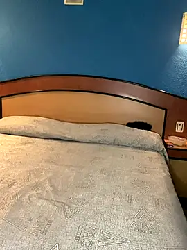 Snapshot of Effyvice13 chatting on September 2025 03:54:01 AM Effyvice13 online show from September 2025 03:54:01 AM