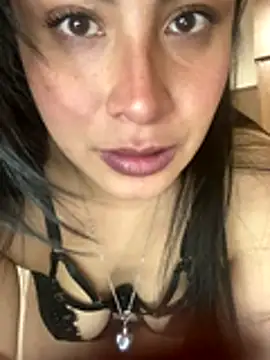 Effyvice13 online show from December 2025 05:26:02 PM