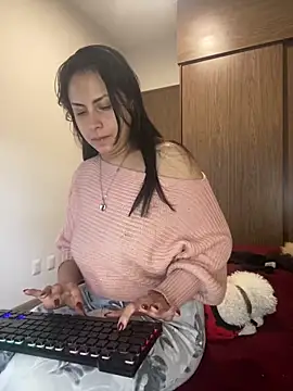 Effyvice13 online show from December 2025 01:37:01 PM