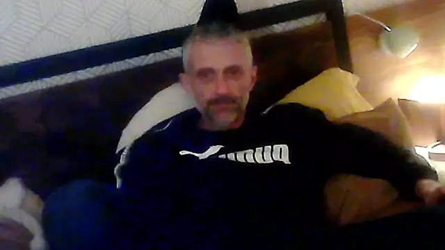 Snapshot of unclestefansdick chatting on October 2025 02:57:01 AM unclestefansdick online show from October 2025 02:57:01 AM