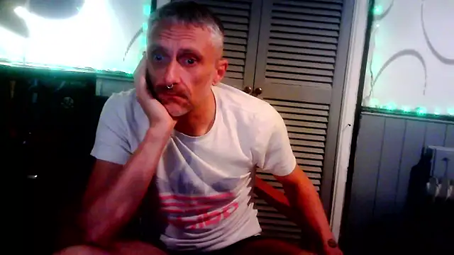 Snapshot of unclestefansdick chatting on September 2025 02:15:01 AM unclestefansdick online show from September 2025 02:15:01 AM