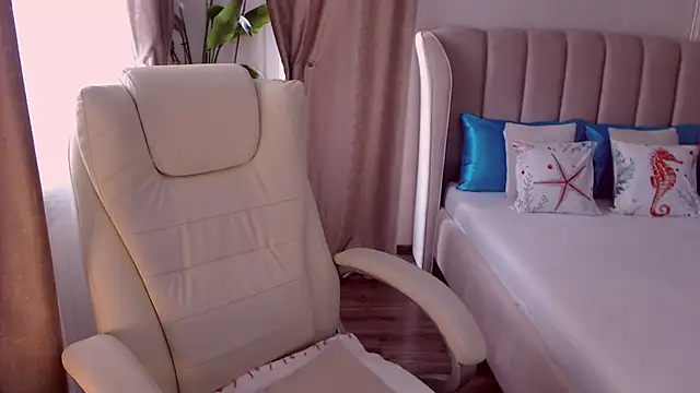 SuzieJane online show from June 2026 08:08:02 AM