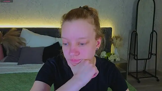 Michelle Blond online show from April 2026 09:38:01 AM