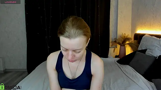 Michelle Blond online show from December 2025 08:16:02 AM