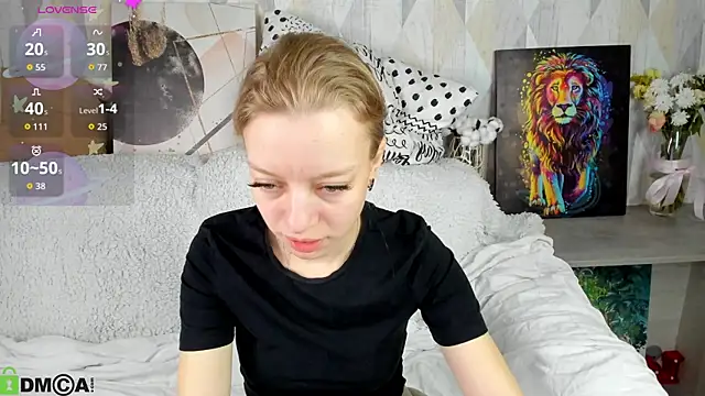 Snapshot of Michelle_Blond chatting on September 2025 06:53:01 AM Michelle Blond online show from September 2025 06:53:01 AM