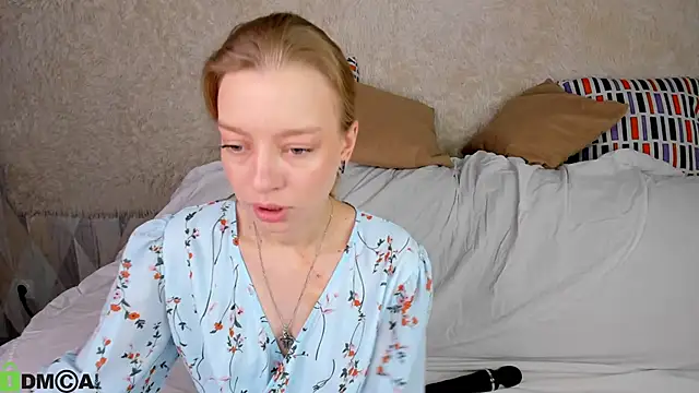 Michelle Blond online show from November 2025 08:57:02 AM