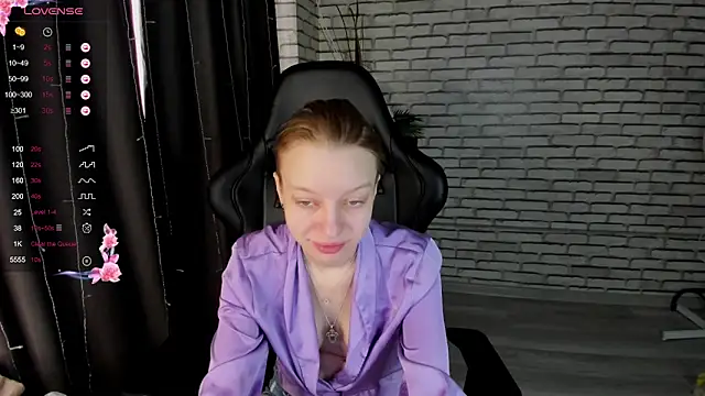 Snapshot of Michelle_Blond chatting on March 2025 07:12:02 AM Michelle Blond online show from March 2025 07:12:02 AM