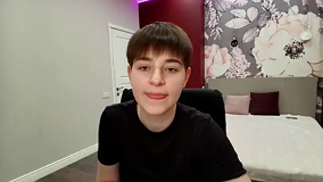 EmiliaYours online show from March 2026 03:59:01 PM