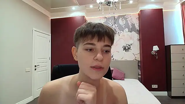 EmiliaYours online show from September 2025 03:07:01 PM