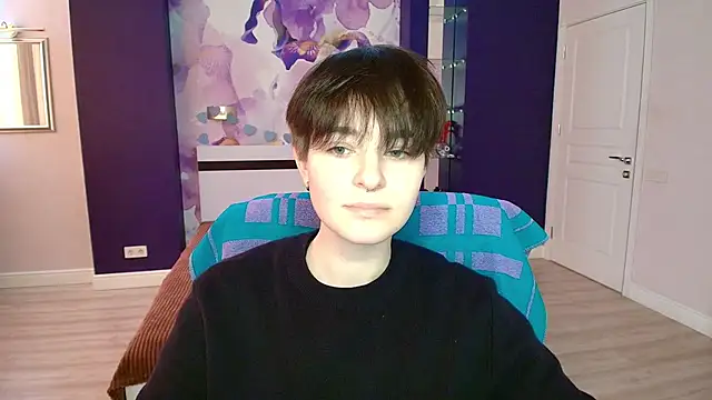 EmiliaYours online show from February 2025 01:33:01 PM