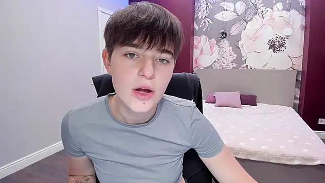 EmiliaYours online show from September 2025 03:12:01 PM