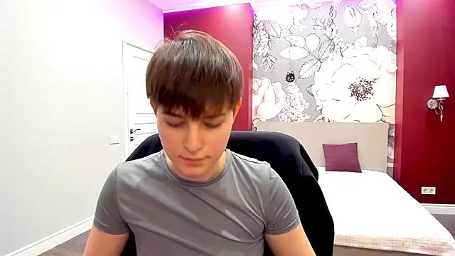 EmiliaYours online show from February 2026 03:03:02 PM