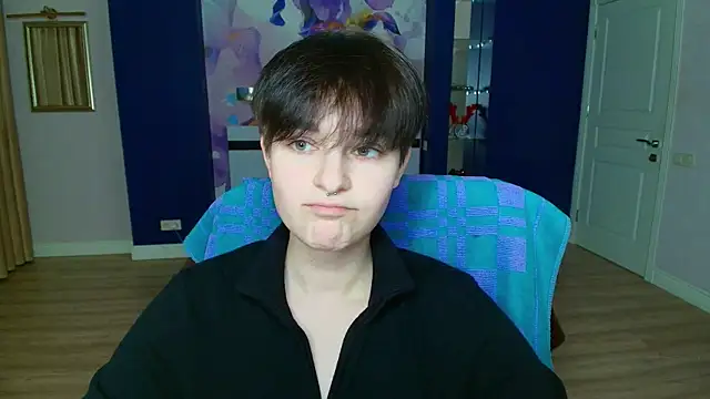 EmiliaYours online show from February 2025 04:43:02 PM