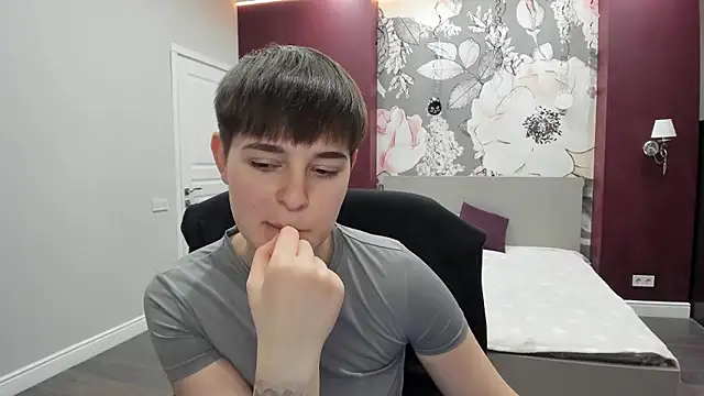 EmiliaYours online show from January 2026 03:07:02 PM