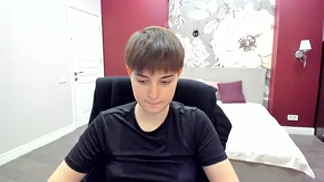 EmiliaYours online show from March 2026 04:10:01 PM