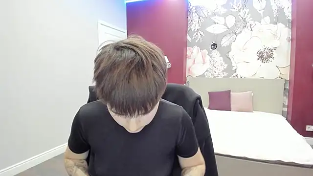 EmiliaYours online show from December 2025 03:13:02 PM