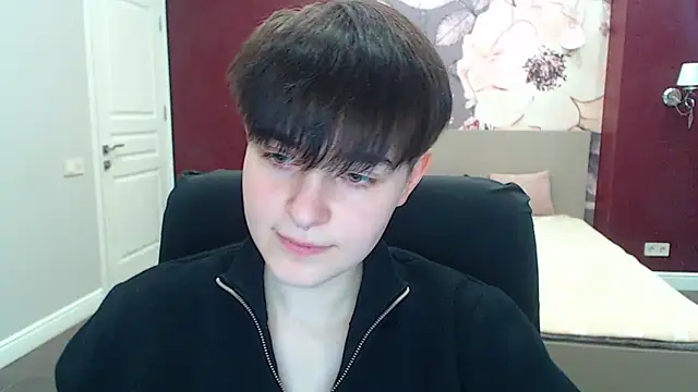EmiliaYours online show from March 2025 01:17:01 PM