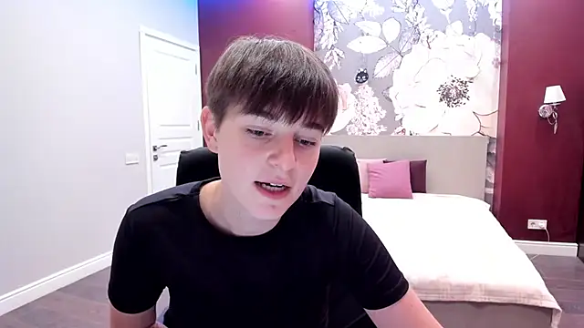 EmiliaYours online show from September 2025 03:22:01 PM