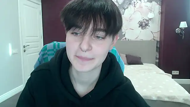 EmiliaYours online show from March 2025 02:06:01 PM