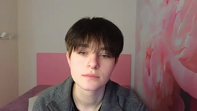 EmiliaYours online show from February 2025 01:01:01 PM