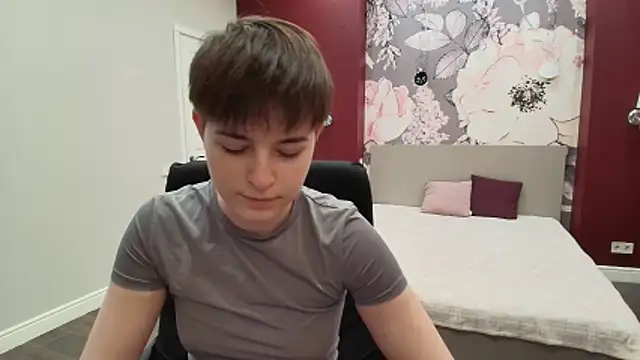 EmiliaYours online show from March 2026 03:29:01 PM