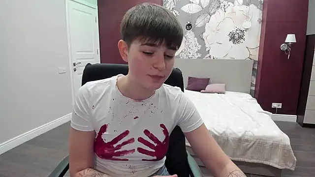 EmiliaYours online show from November 2025 02:42:01 PM