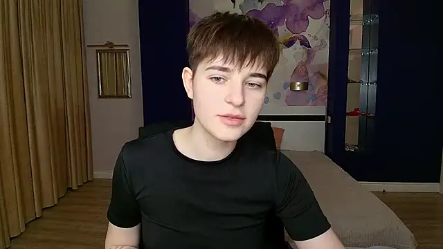 EmiliaYours online show from December 2025 03:36:01 PM