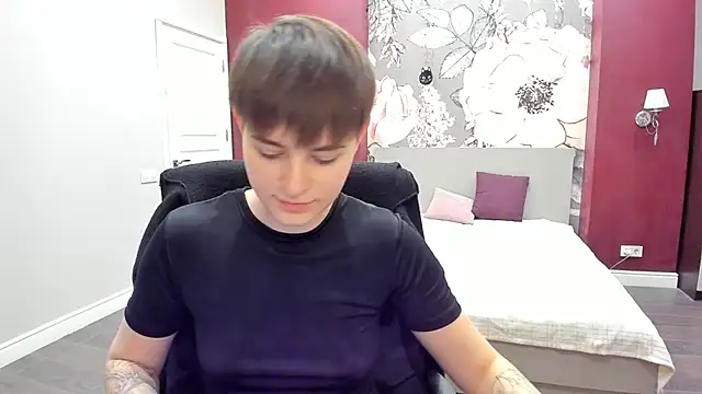 EmiliaYours online show from February 2026 03:22:02 PM