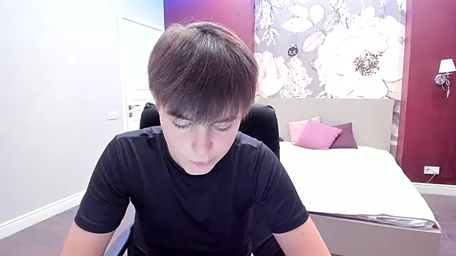 EmiliaYours online show from September 2025 03:54:01 PM
