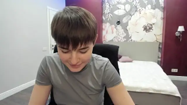 EmiliaYours online show from December 2025 03:27:02 PM