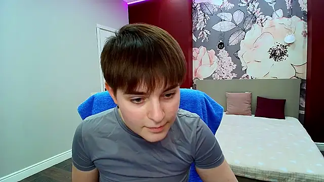 EmiliaYours online show from March 2026 03:24:01 PM