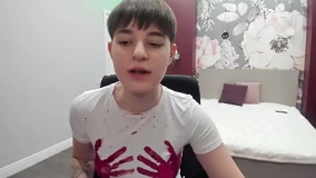 EmiliaYours online show from November 2025 04:22:01 PM