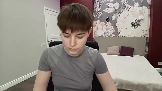 EmiliaYours online show from March 2026 03:30:02 PM