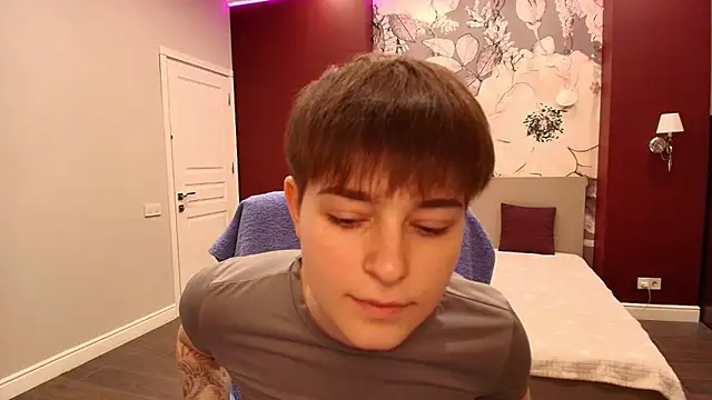 EmiliaYours online show from March 2026 02:43:01 PM