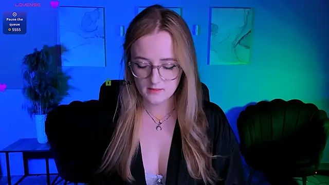 luna berryy online show from March 2026 08:02:01 PM