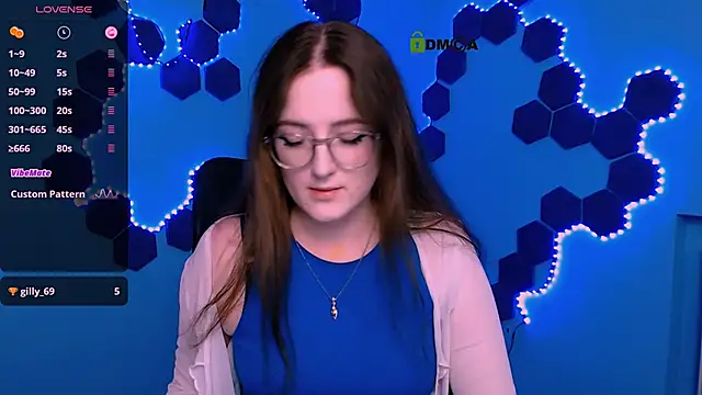 luna berryy online show from December 2025 08:43:02 PM