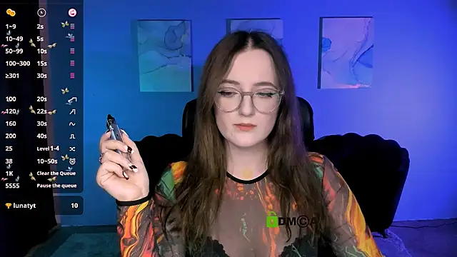 luna berryy online show from November 2025 08:24:02 PM