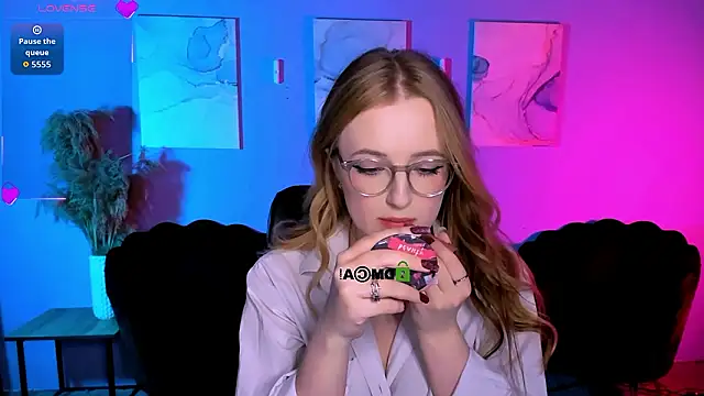 luna berryy online show from March 2026 08:27:02 PM