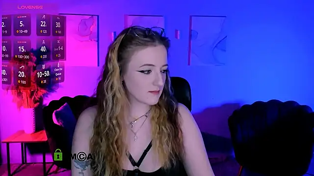 luna berryy online show from April 2026 07:26:02 PM